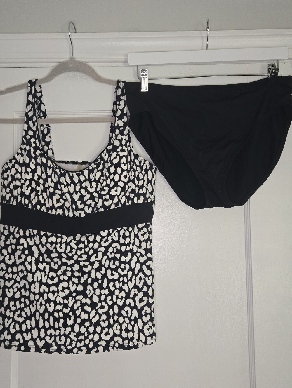 Lands' End Black and White Cheeta Print Tankini Top (10) & Bikini Bottom (14)
